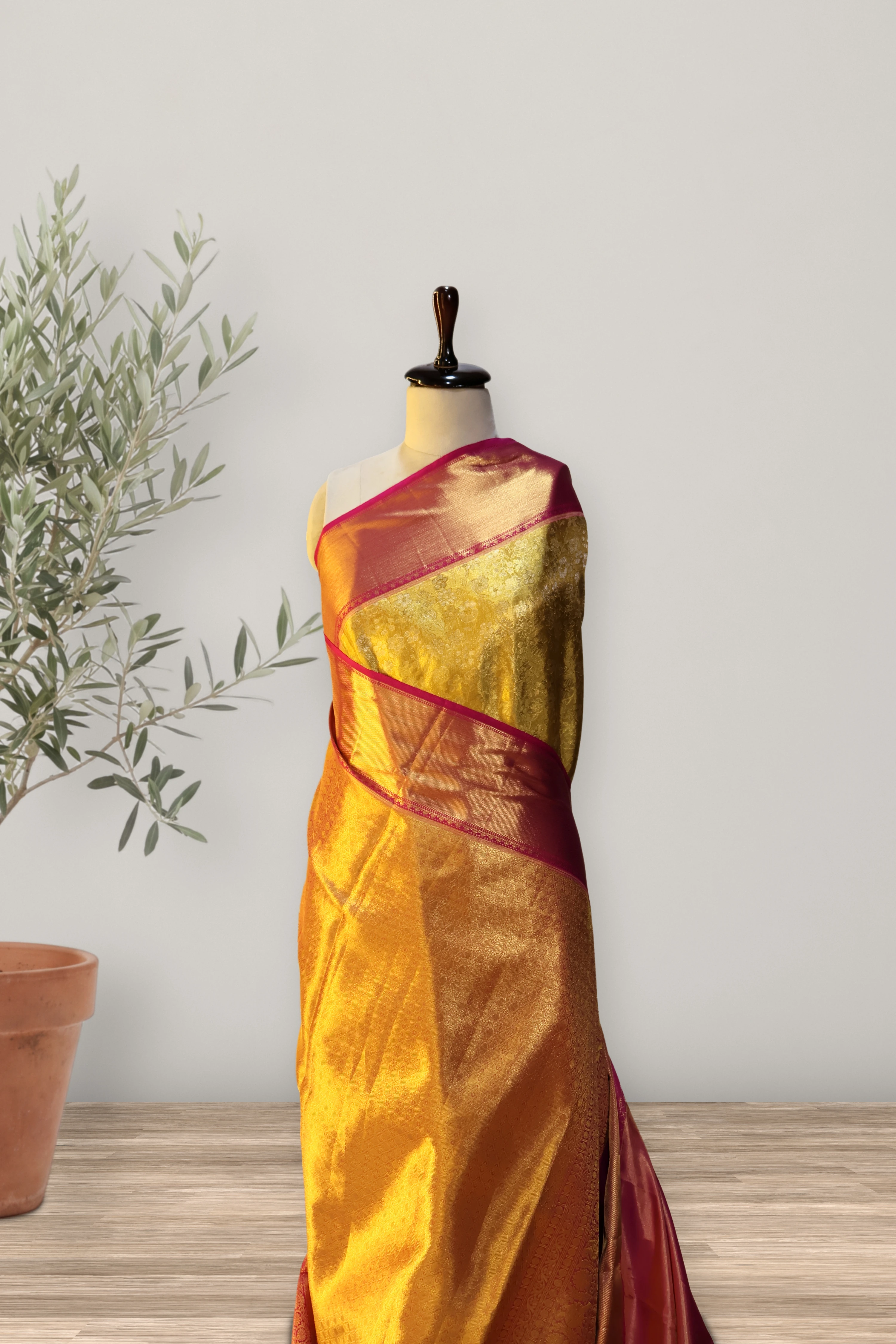 Kanchipattu Bridal Saree: a detail of the work. Kanchipattu.