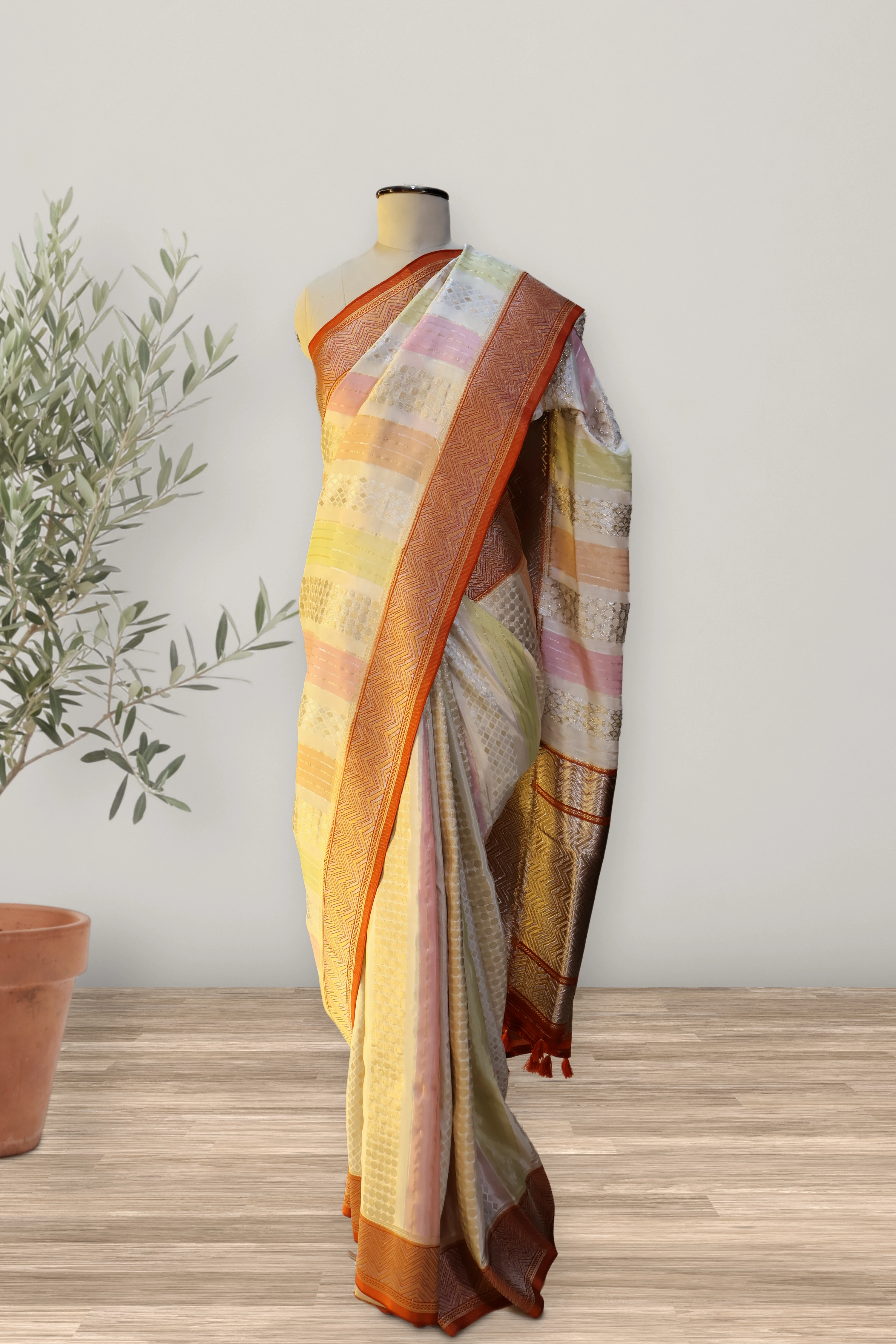 Banarasi Saree: a detail of the work. Banarasi.