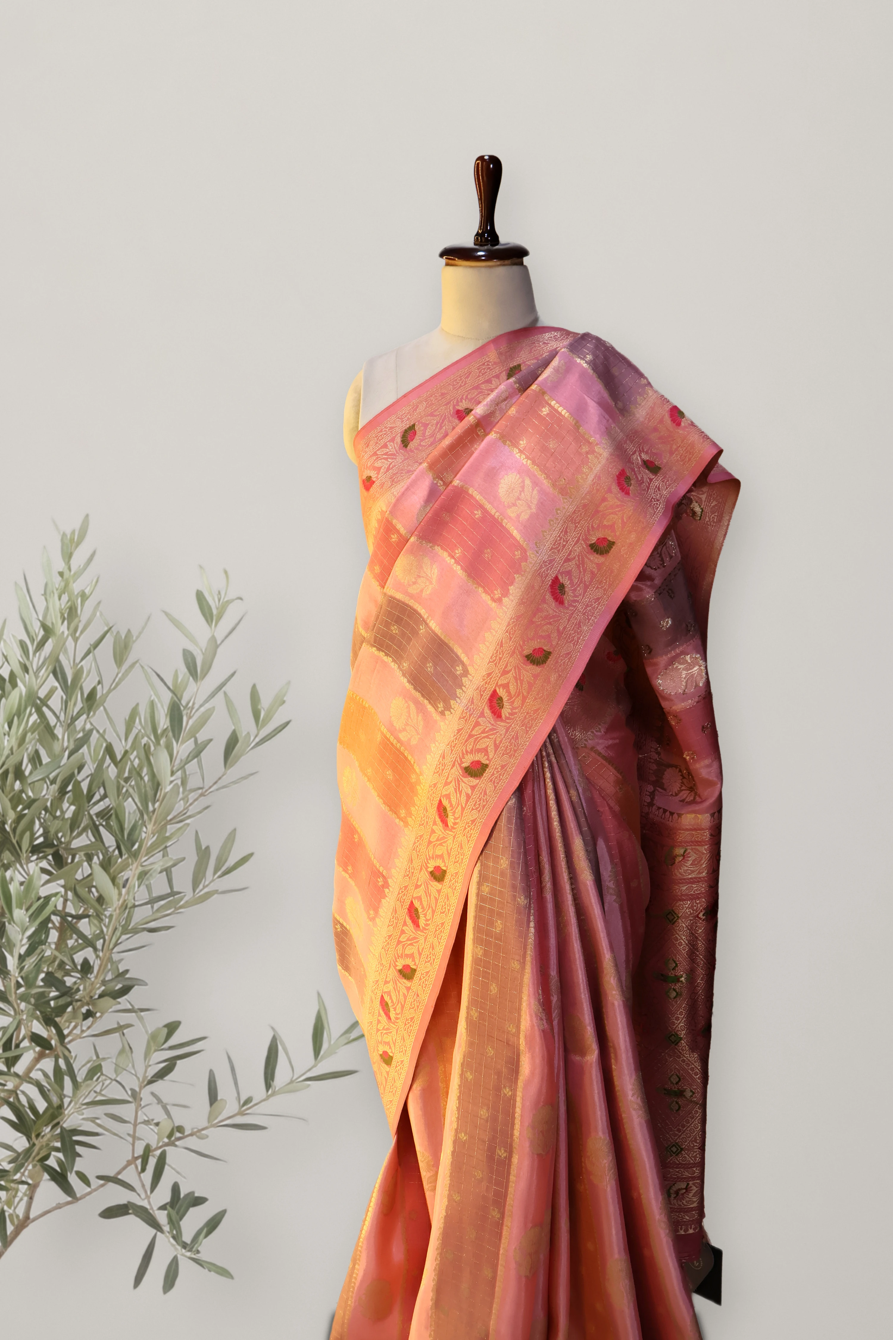 Banarasi Royal Heritage: a detail of the work. Banarasi.