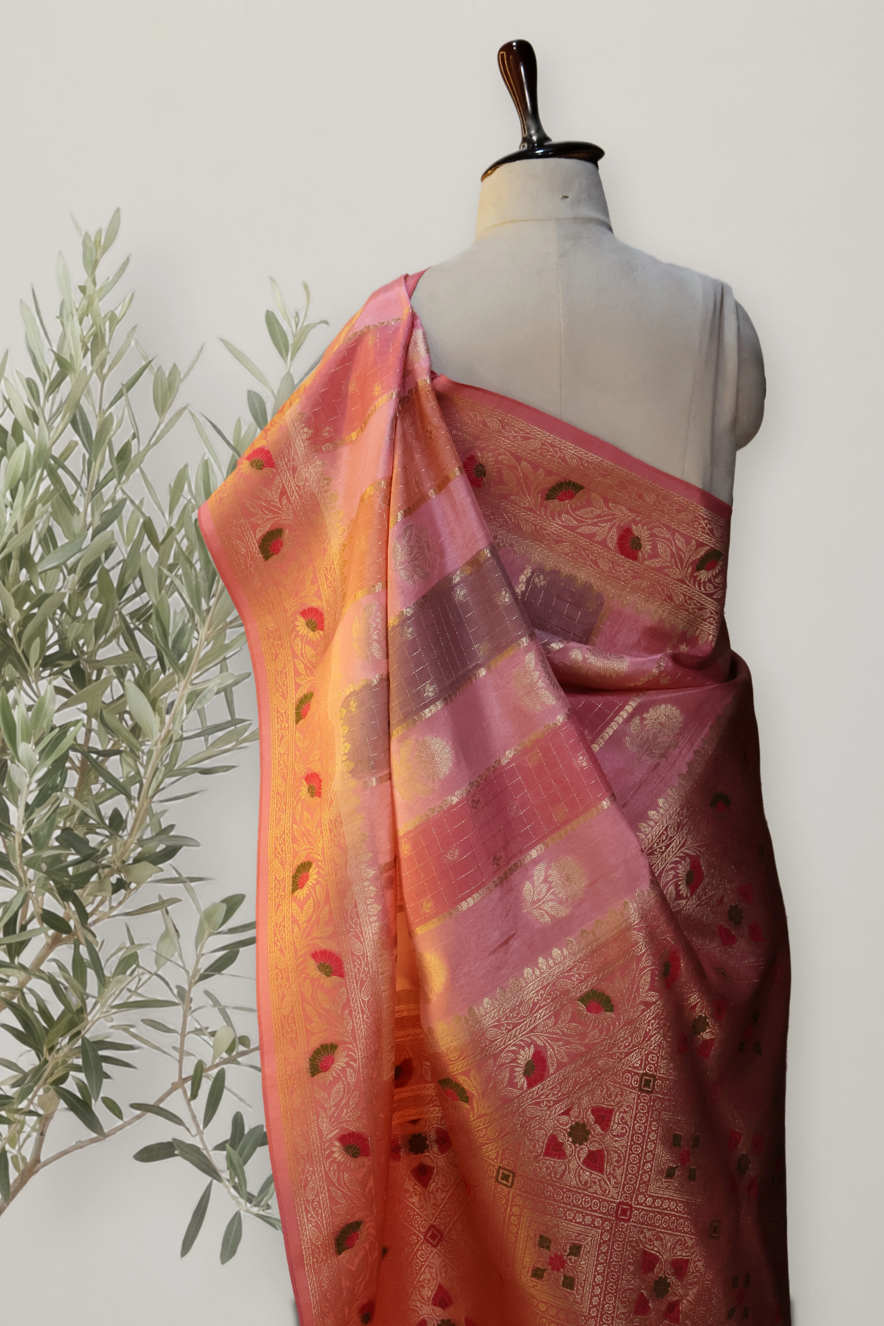 Banarasi Royal Heritage: a detail of the work. Banarasi.