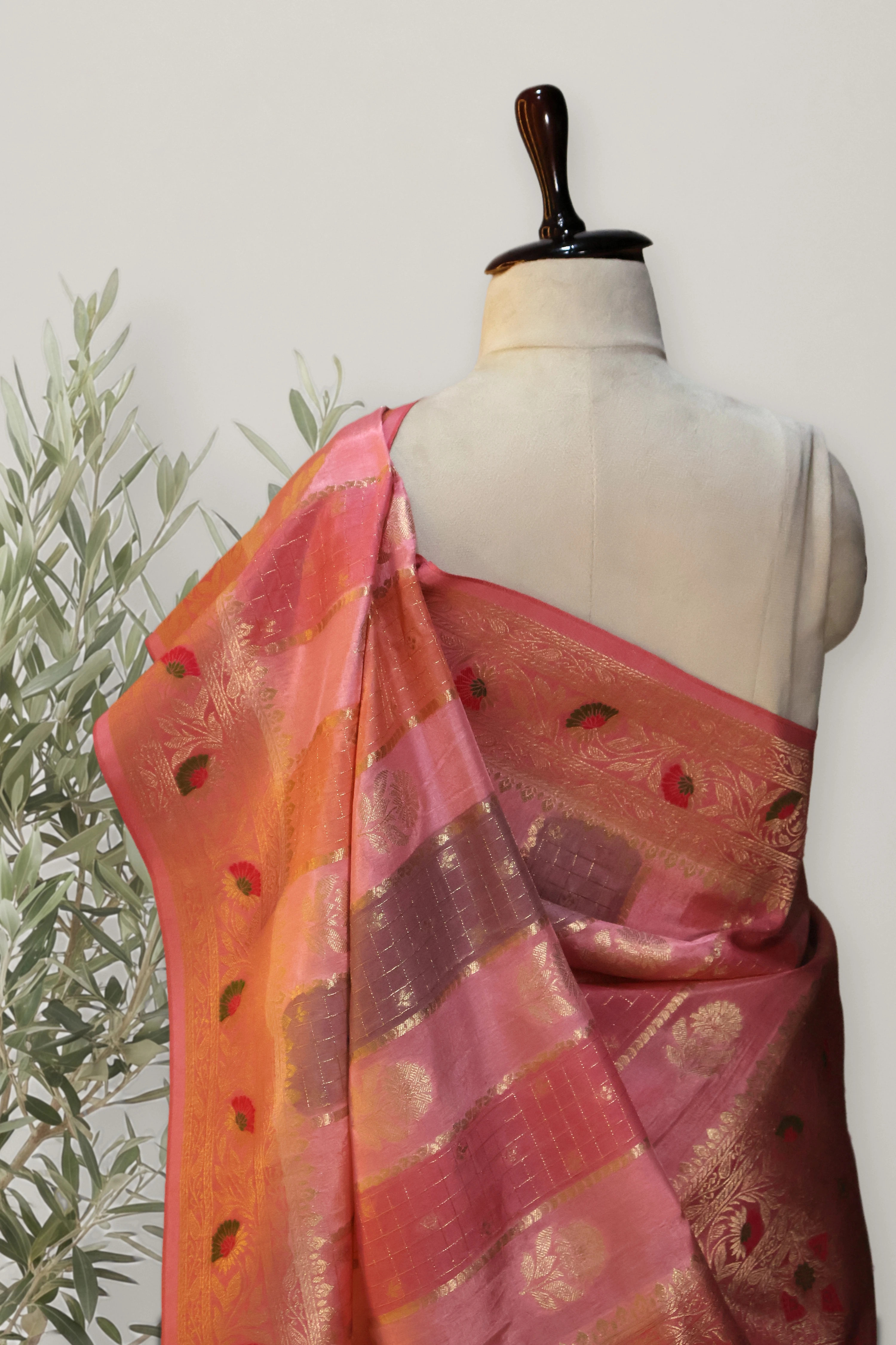 Banarasi Royal Heritage: a detail of the work. Banarasi.