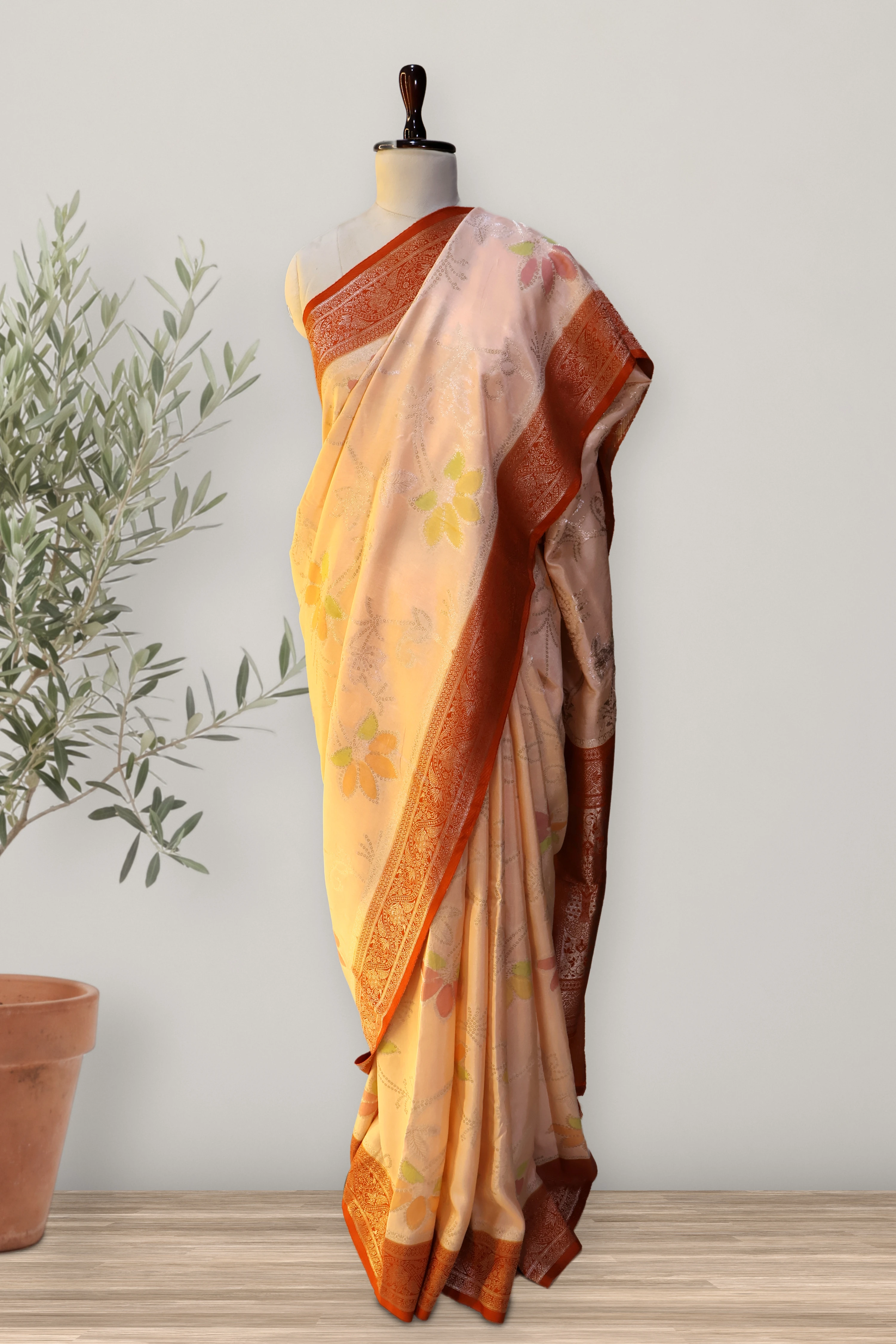 Saree 103: a detail of the work.