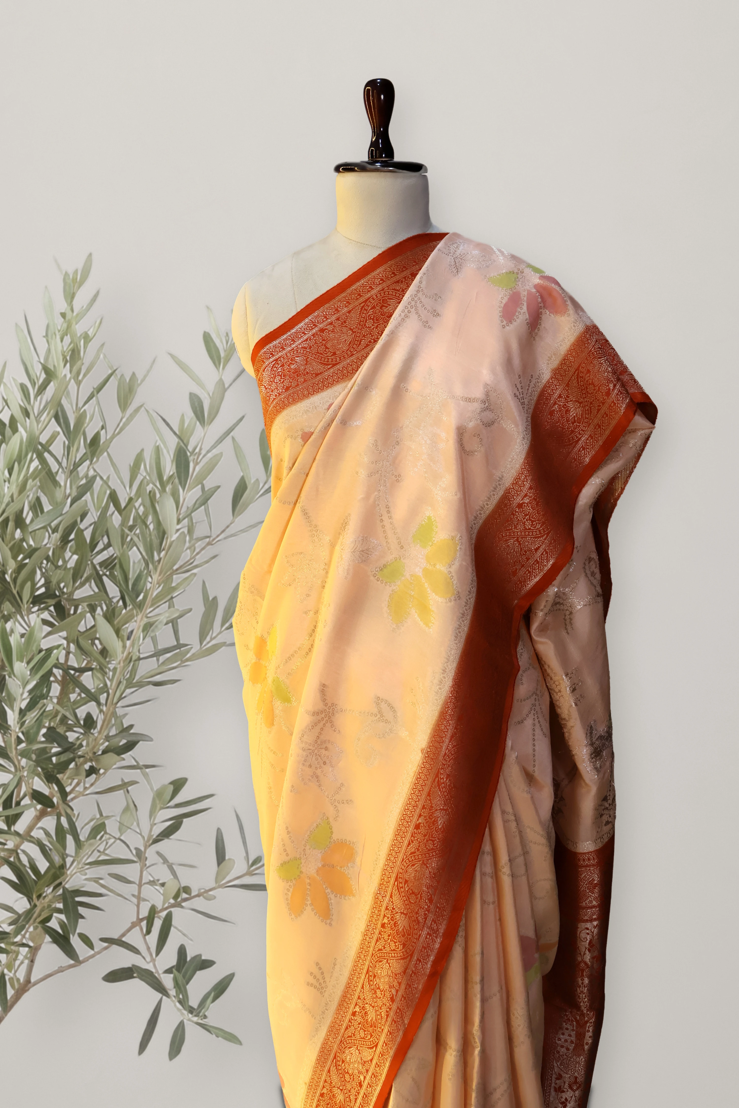 Saree 103: a detail of the work.