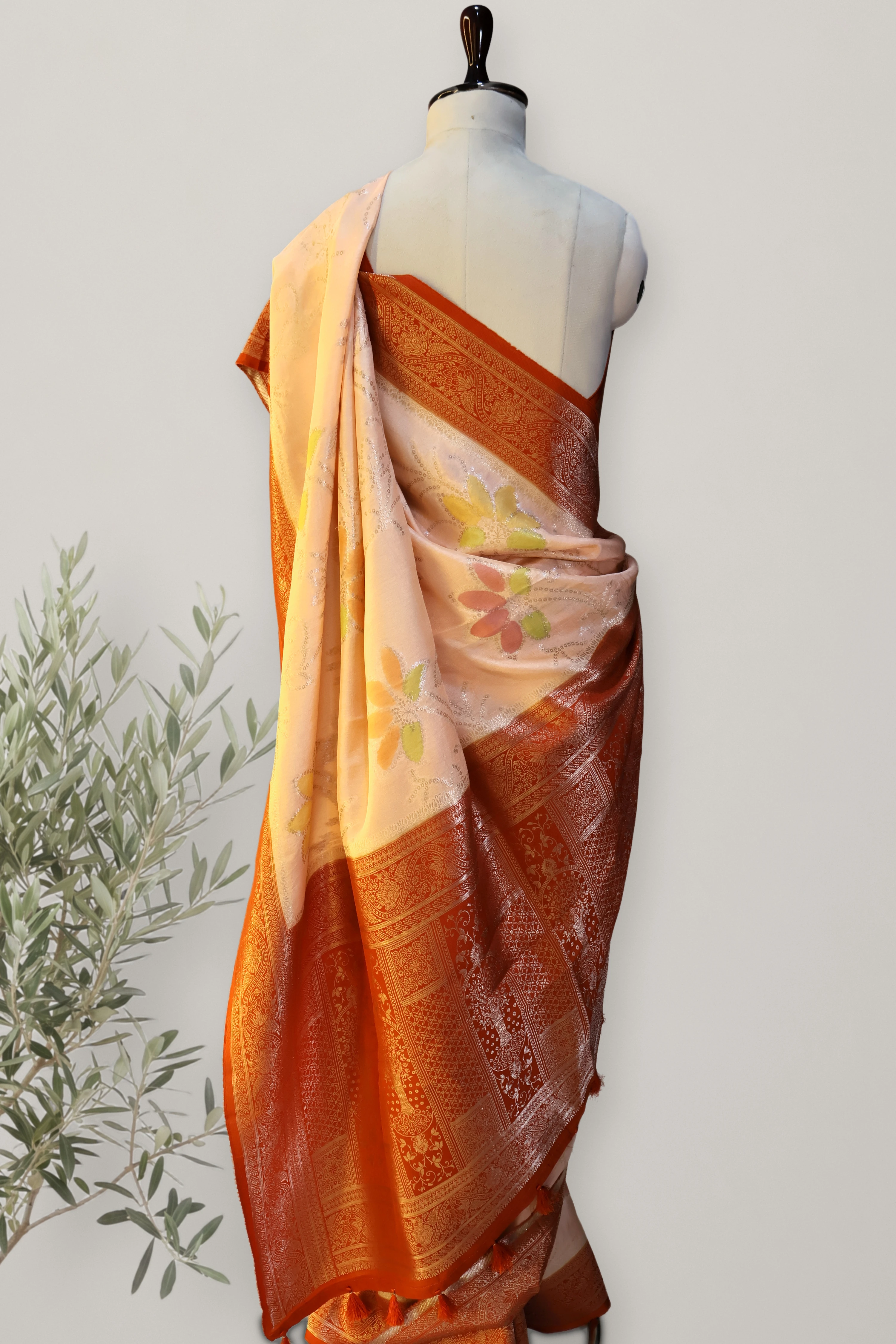 Saree 103: a detail of the work.