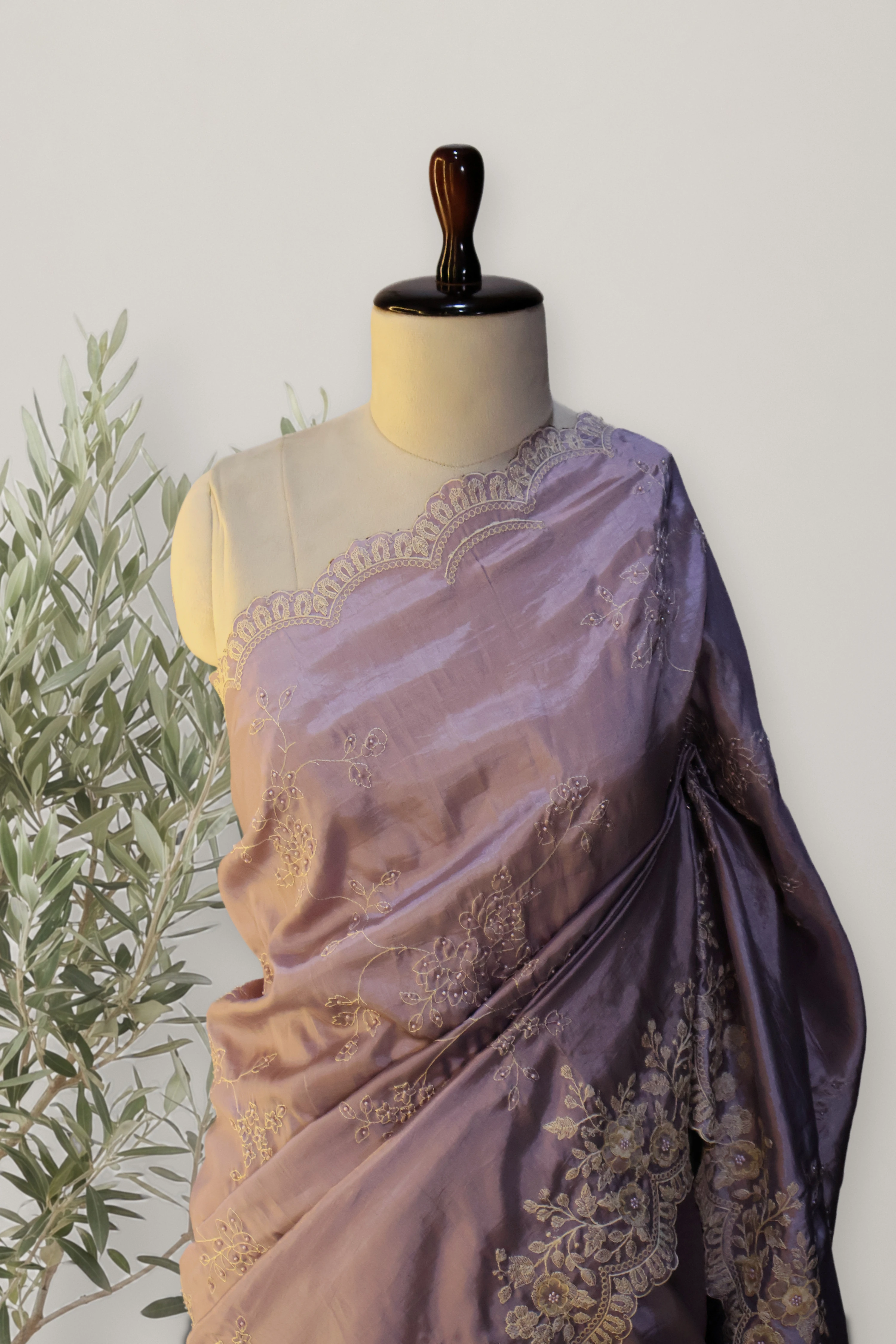 Crepe Saree: a detail of the work. Embroidered Crepe.
