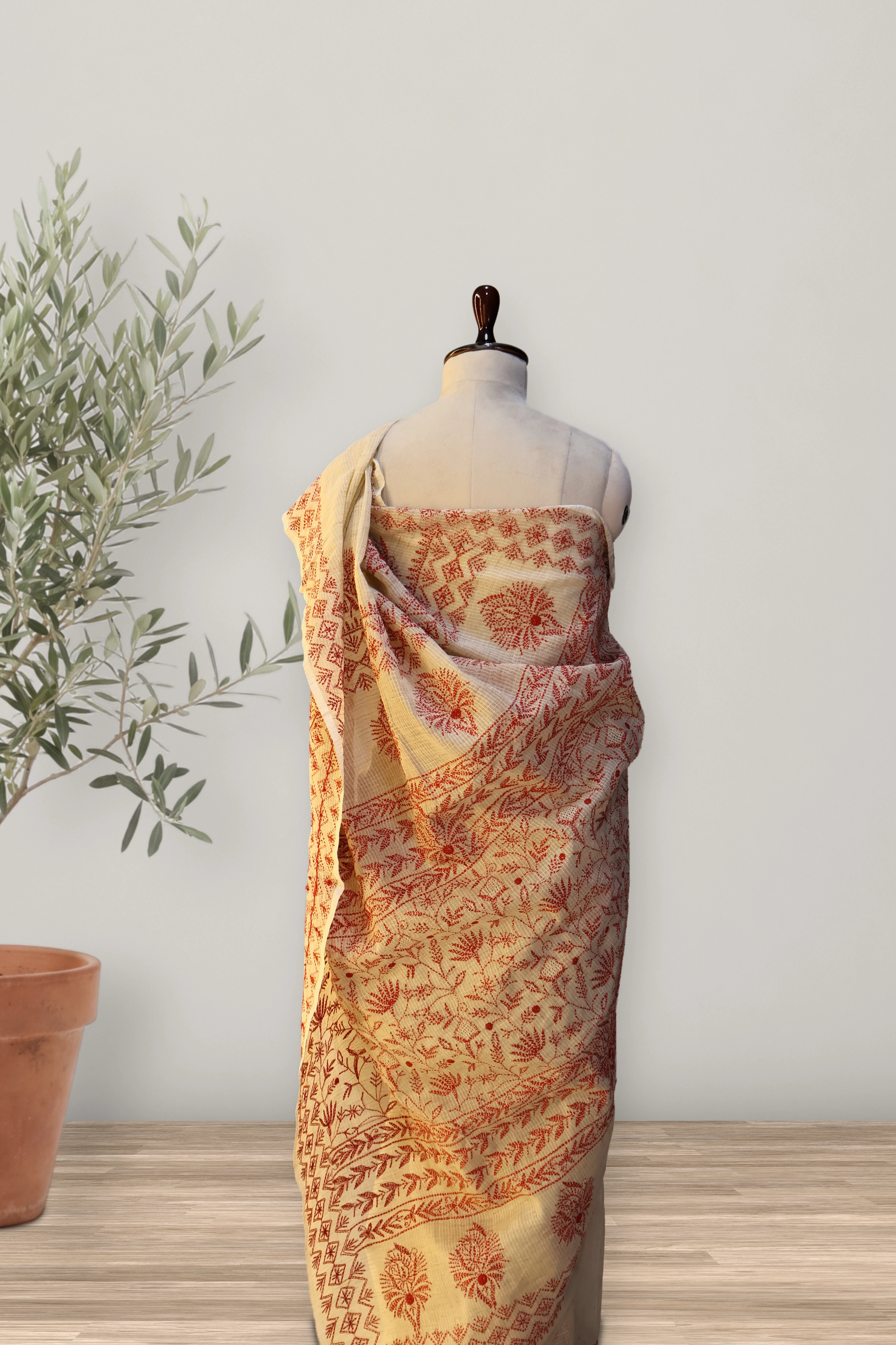 Lucknowi Chikankari Kota Doria Saree: a detail of the work. Chikankari Kota Doria.