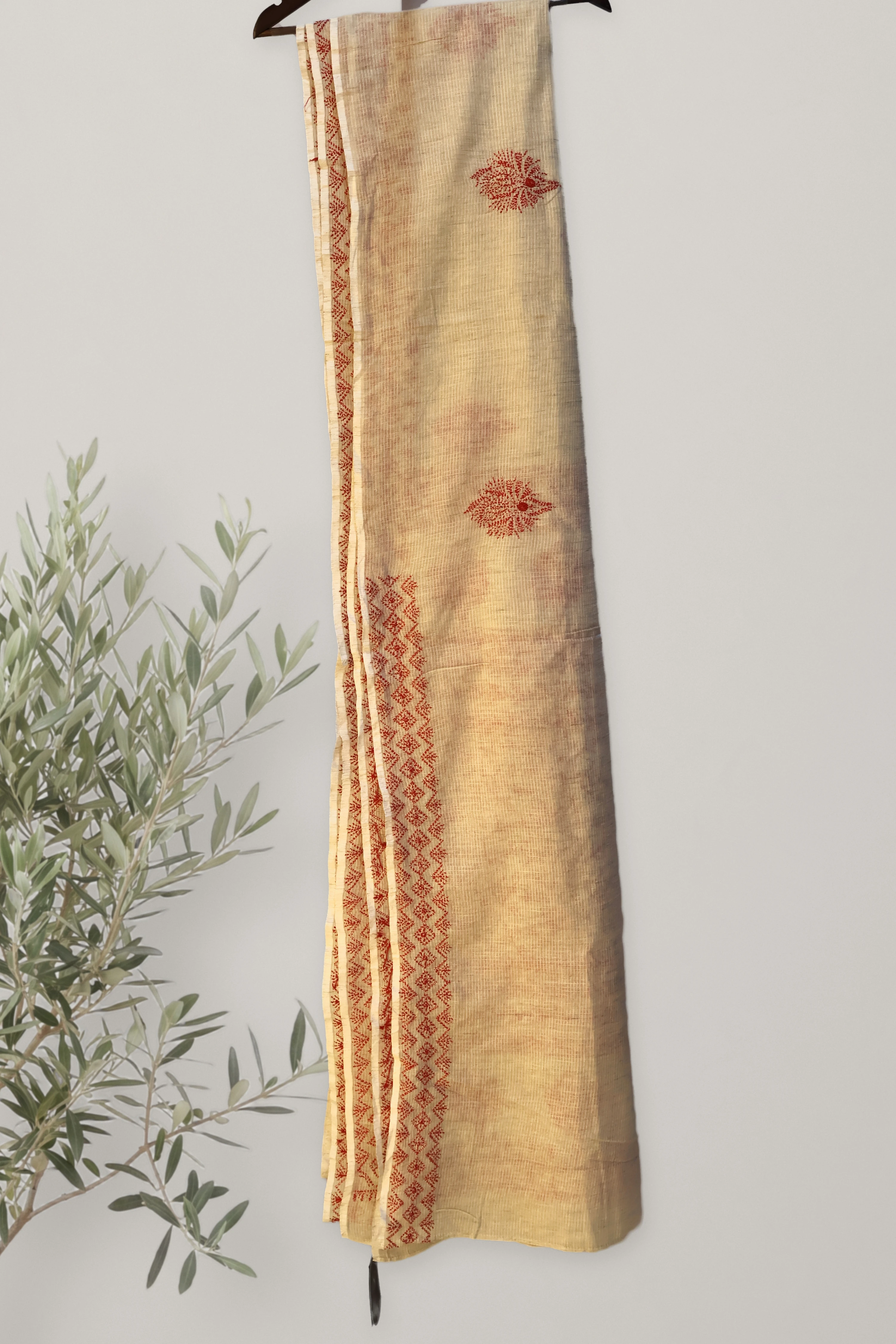 Saree 114: a detail of the work.