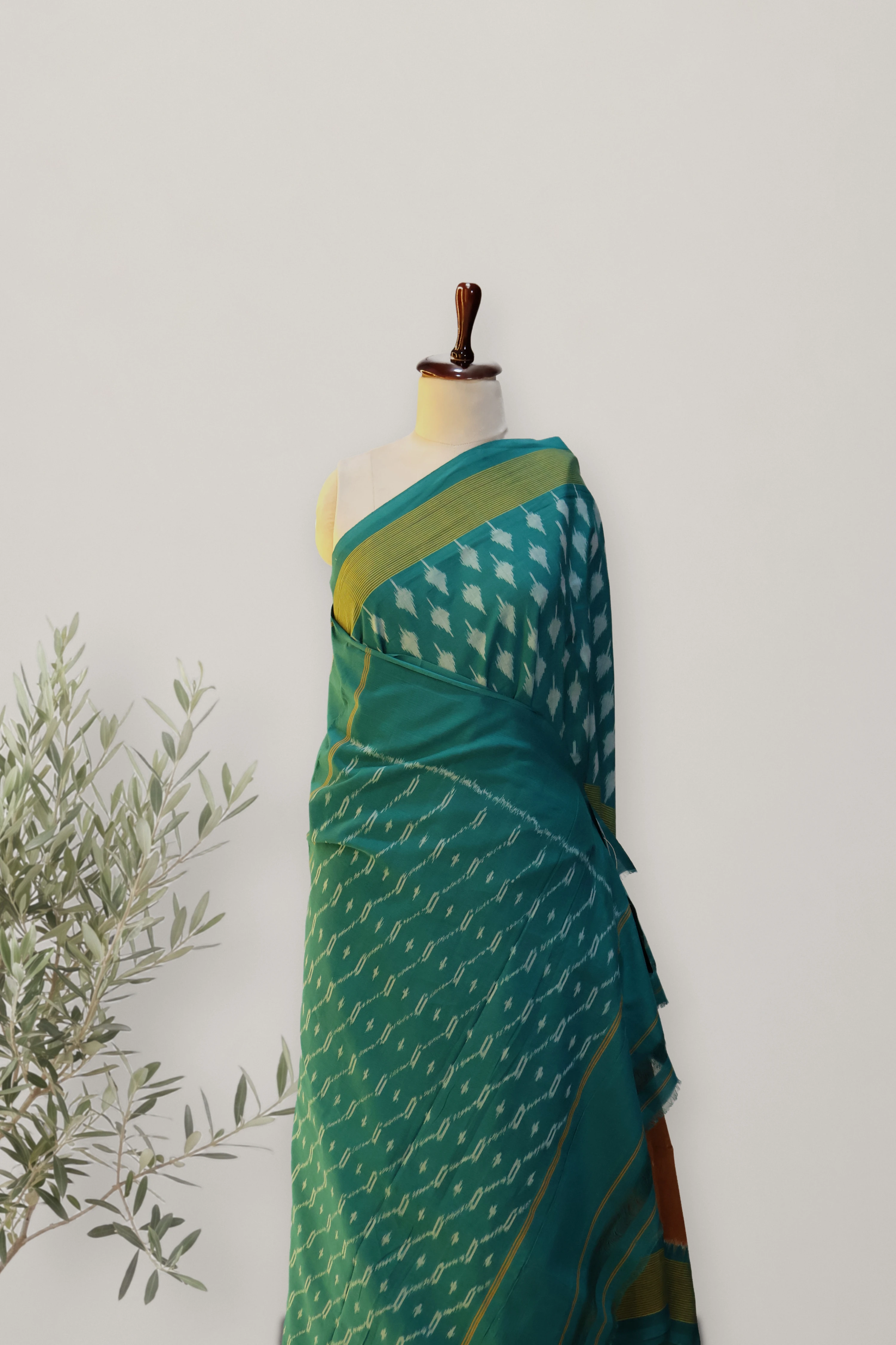 Pochampally Ikat Cotton Handloom Saree: a detail of the work. Pochampally Ikat Cotton.