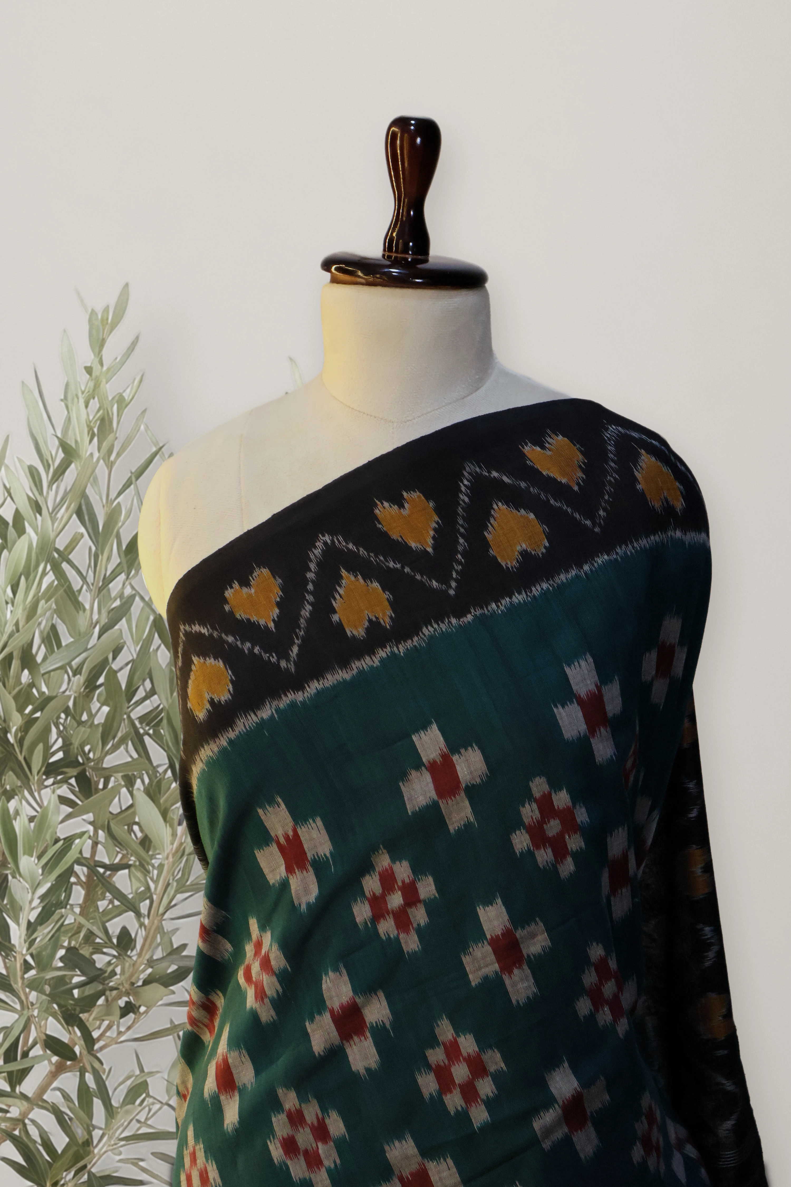 Saree 126: a detail of the work.