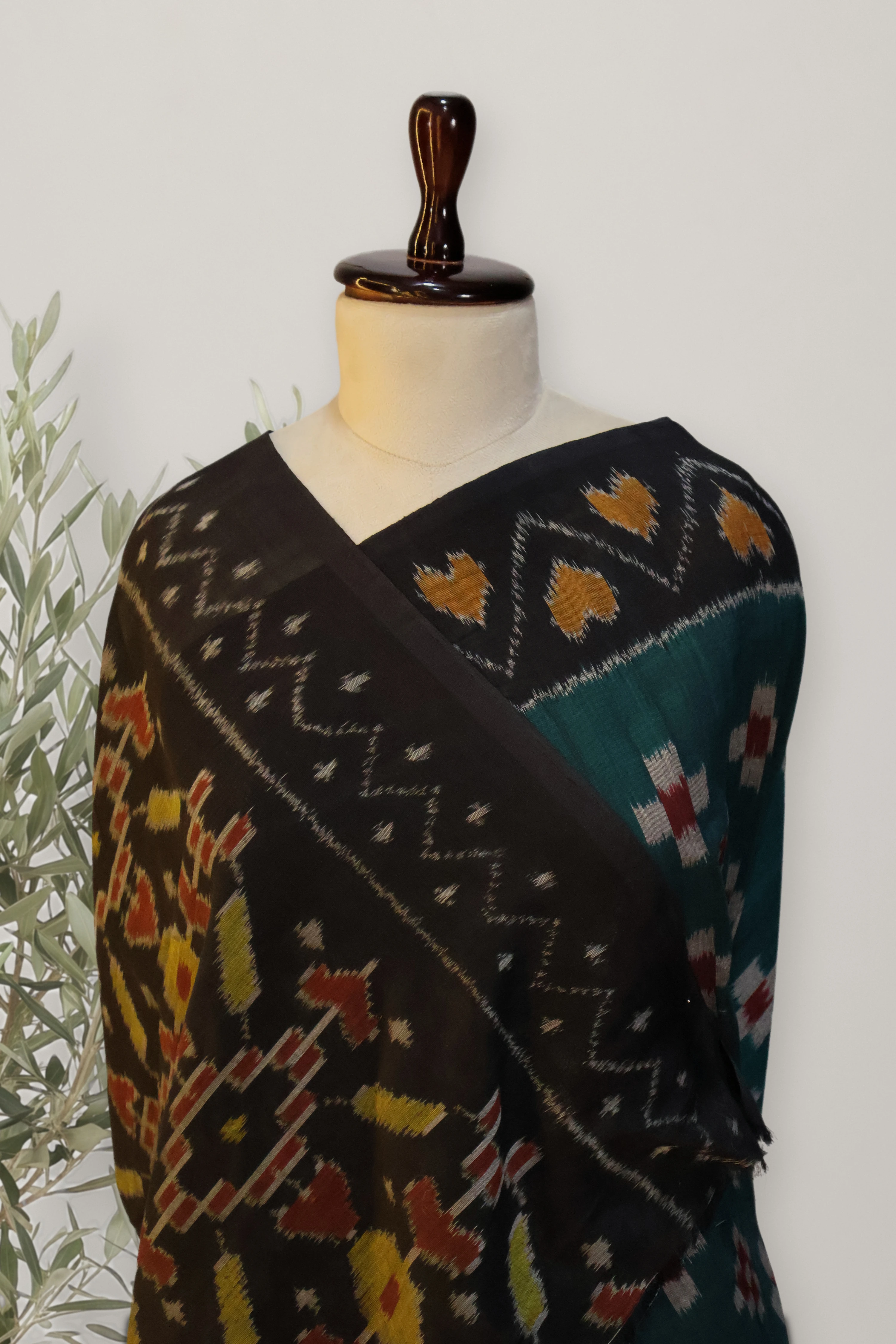 Saree 126: a detail of the work.