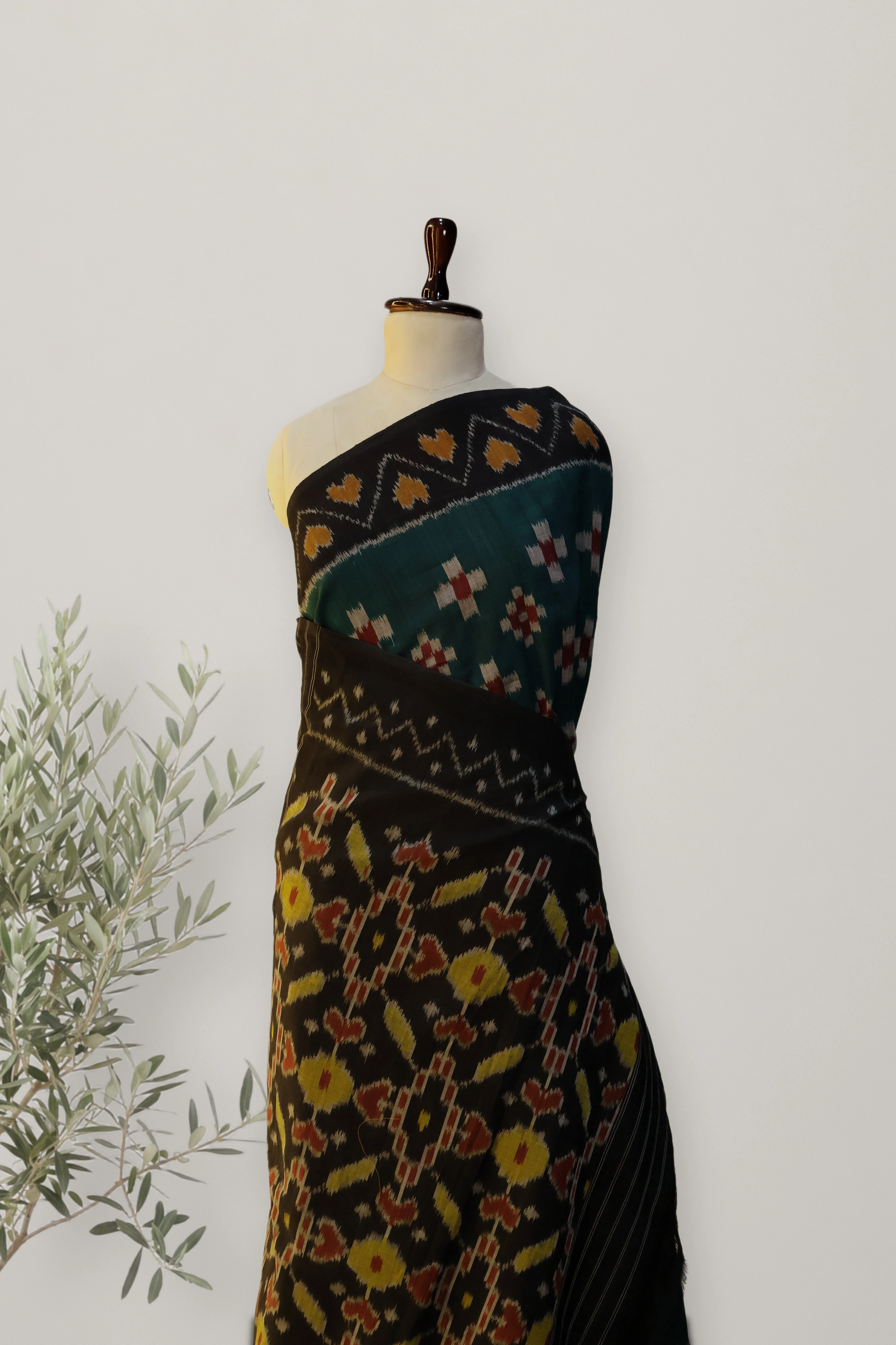 Saree 126: a detail of the work.