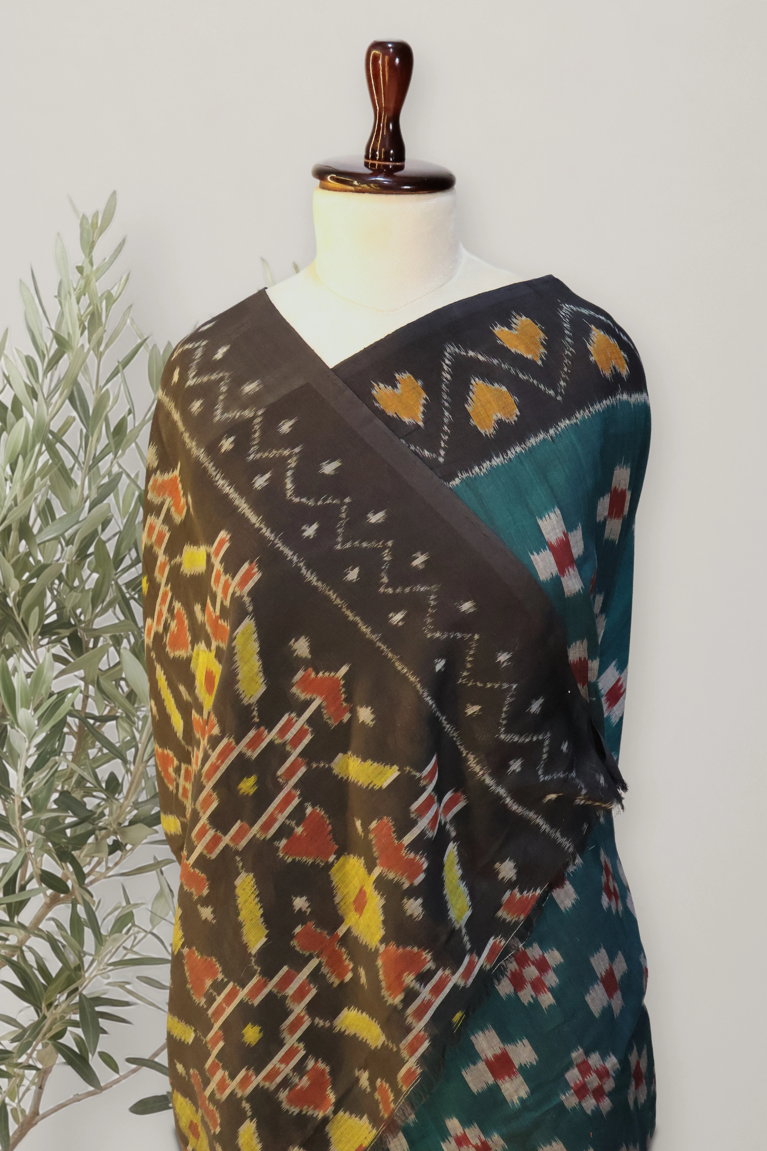 Saree 126: a detail of the work.