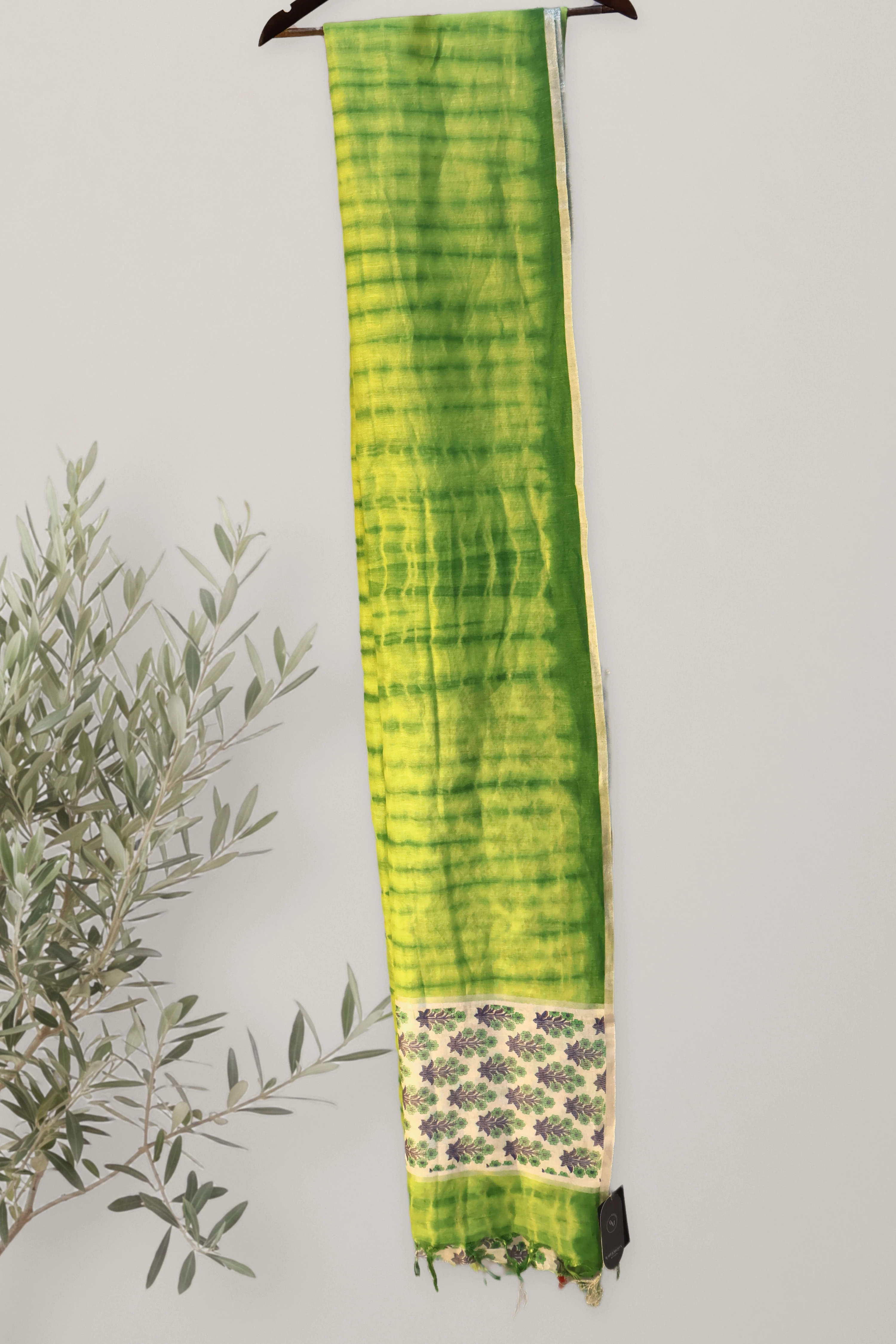 Saree 134: a detail of the work.