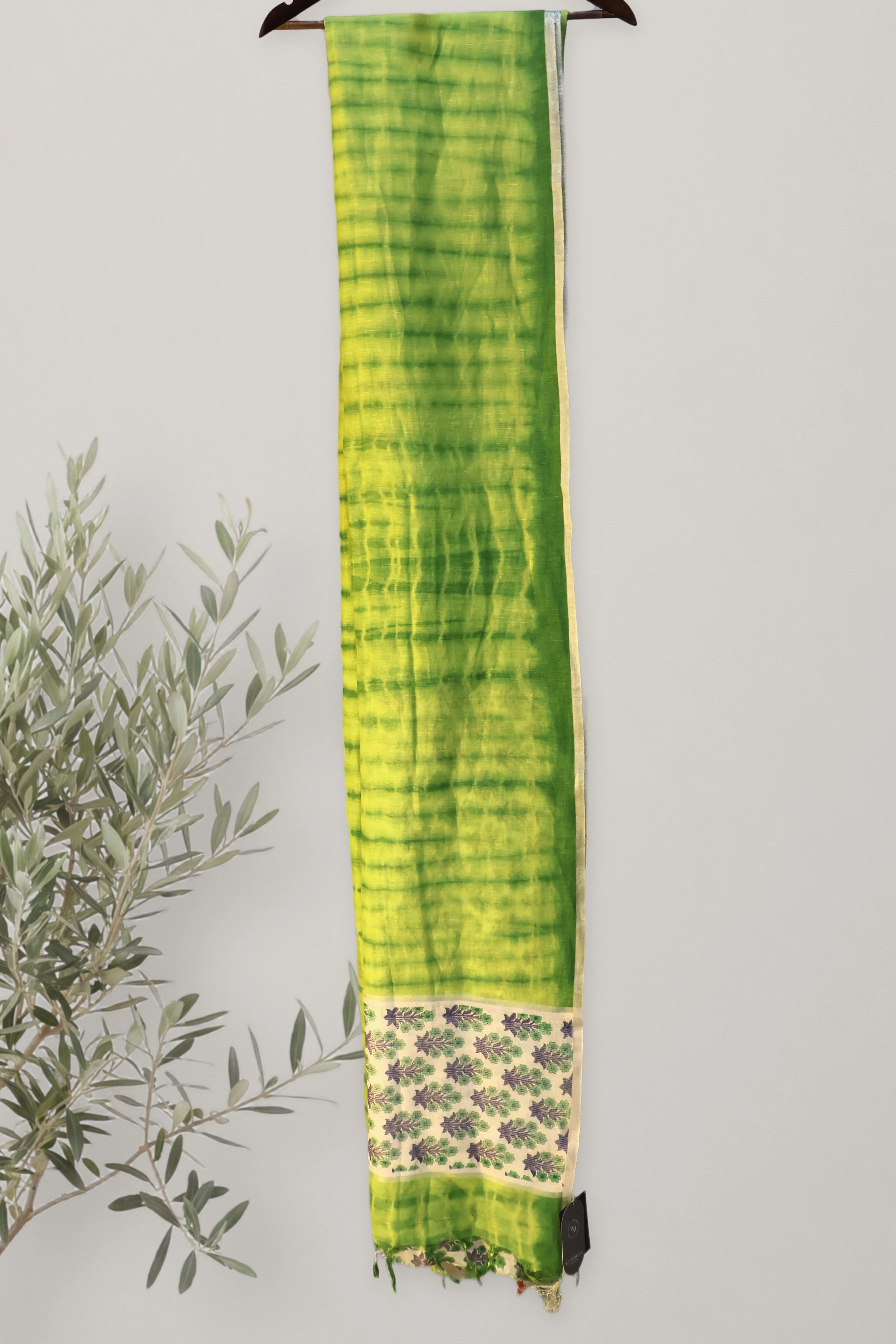 Saree 134: a detail of the work.