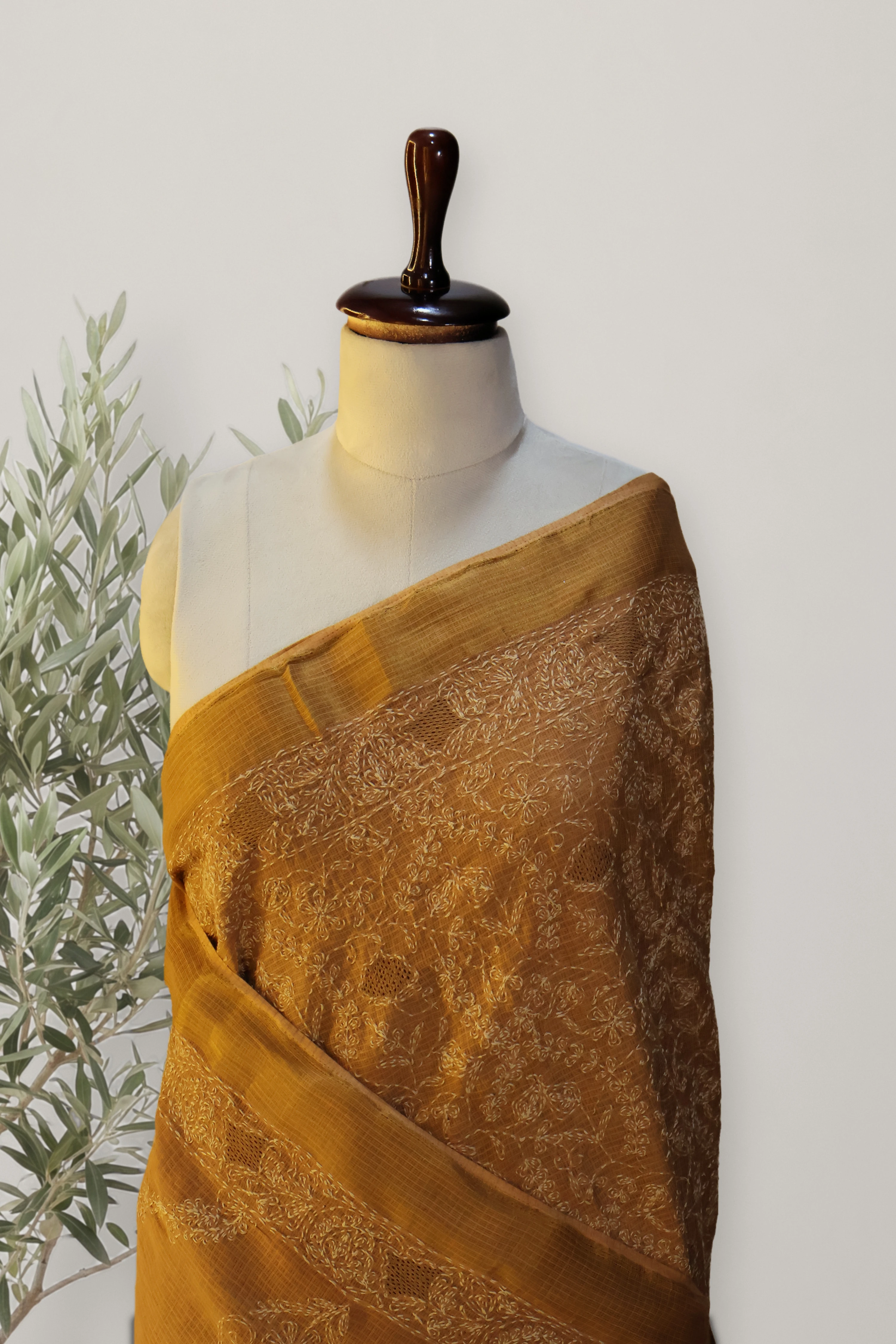Chikankari Kota Doria Saree: a detail of the work. Chikankari Kota Doria.