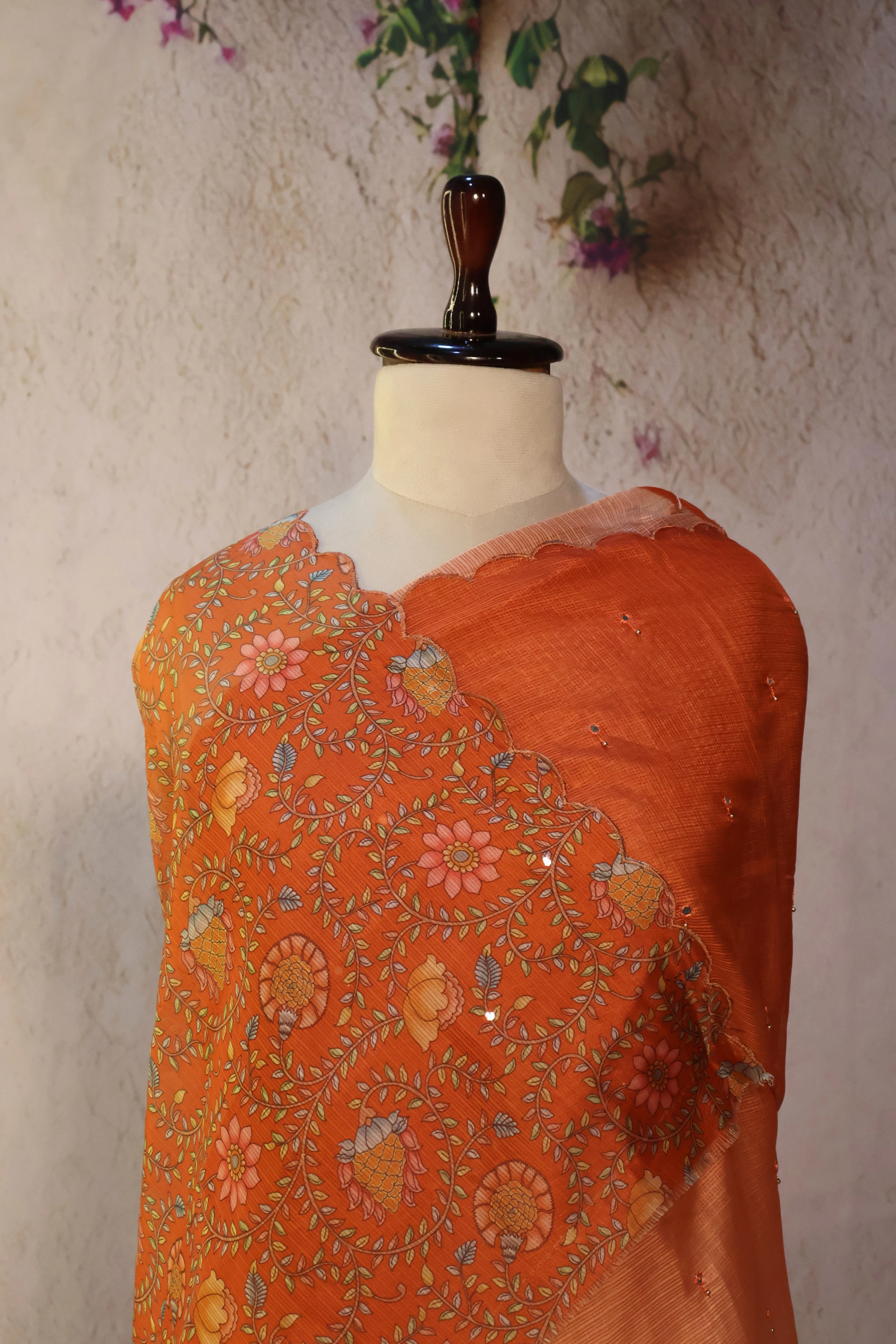 Series 1 · No. 04: the pallu, the decorated end panel that falls over the shoulder.