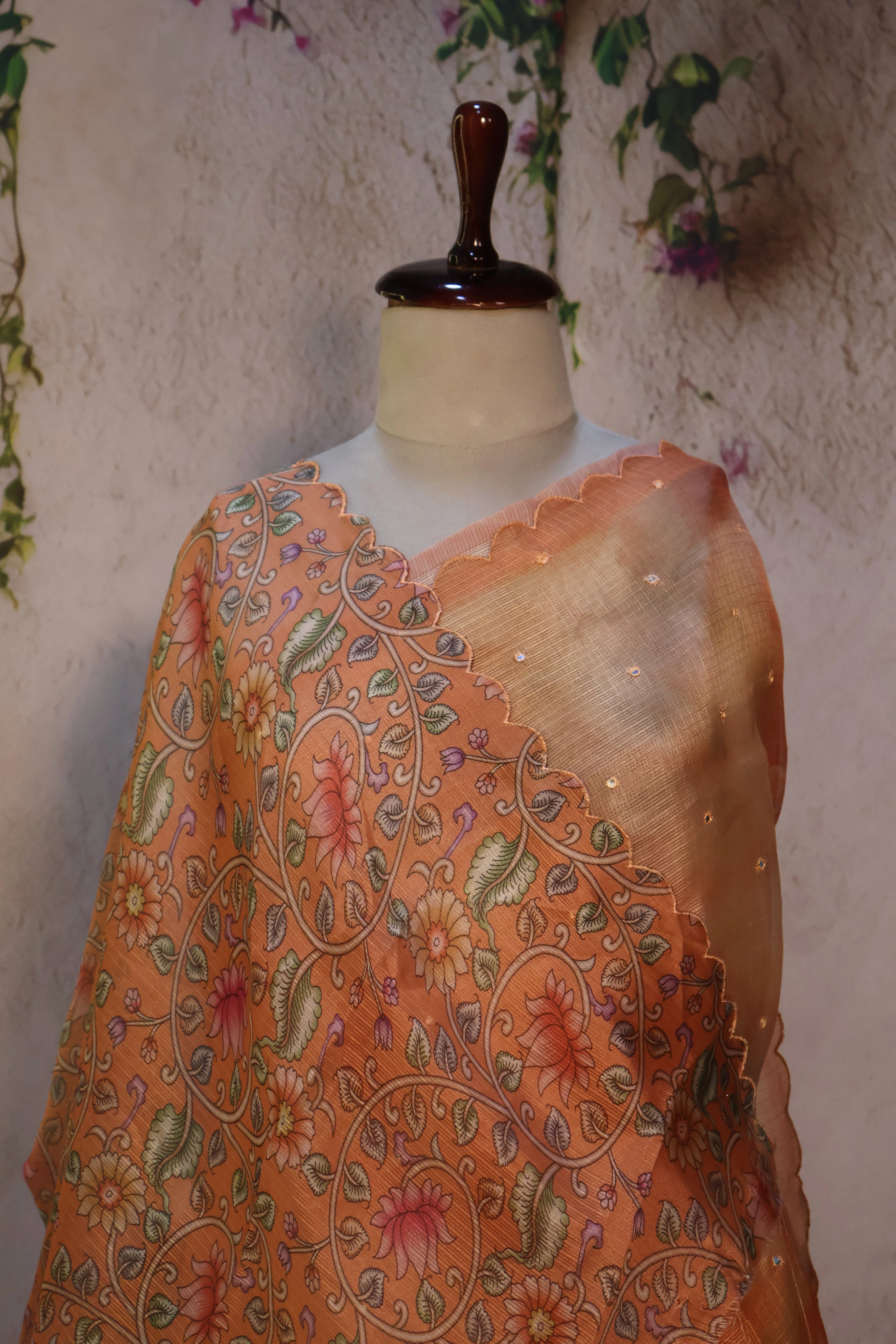 Series 1 · No. 05: the pallu, the decorated end panel that falls over the shoulder.