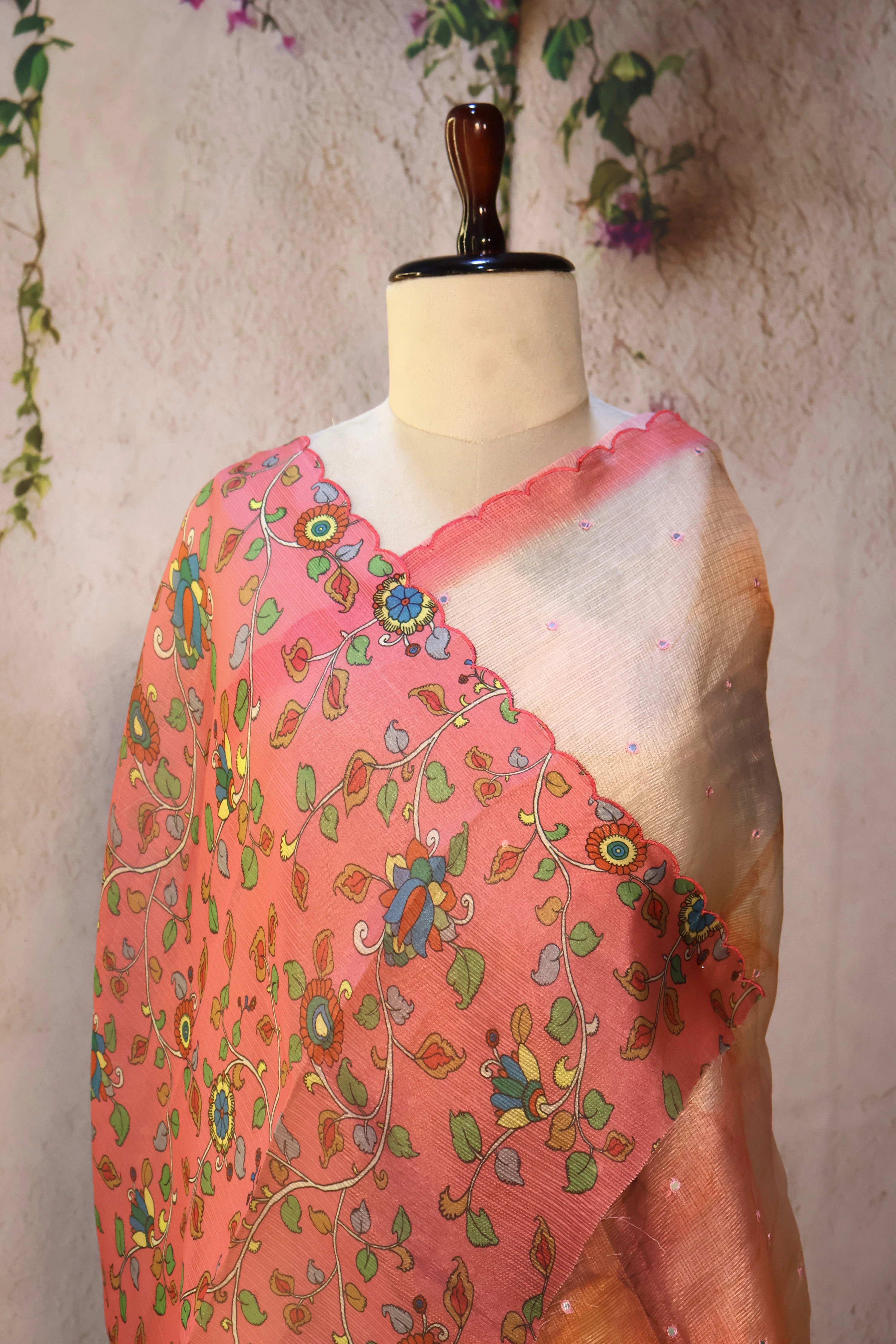 Series 1 · No. 06: the pallu, the decorated end panel that falls over the shoulder.