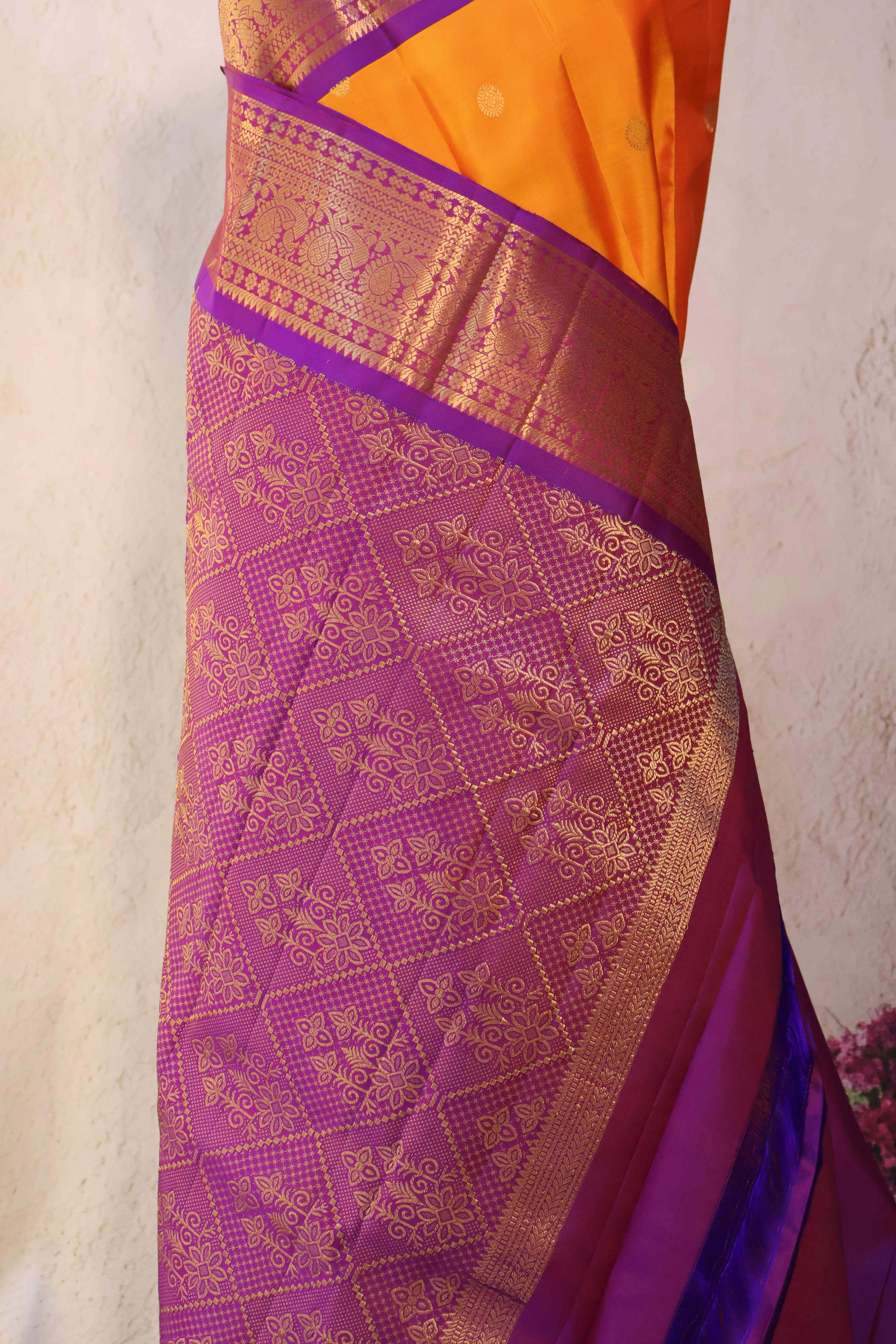 Series 1 · No. 16: the pallu, the decorated end panel that falls over the shoulder.