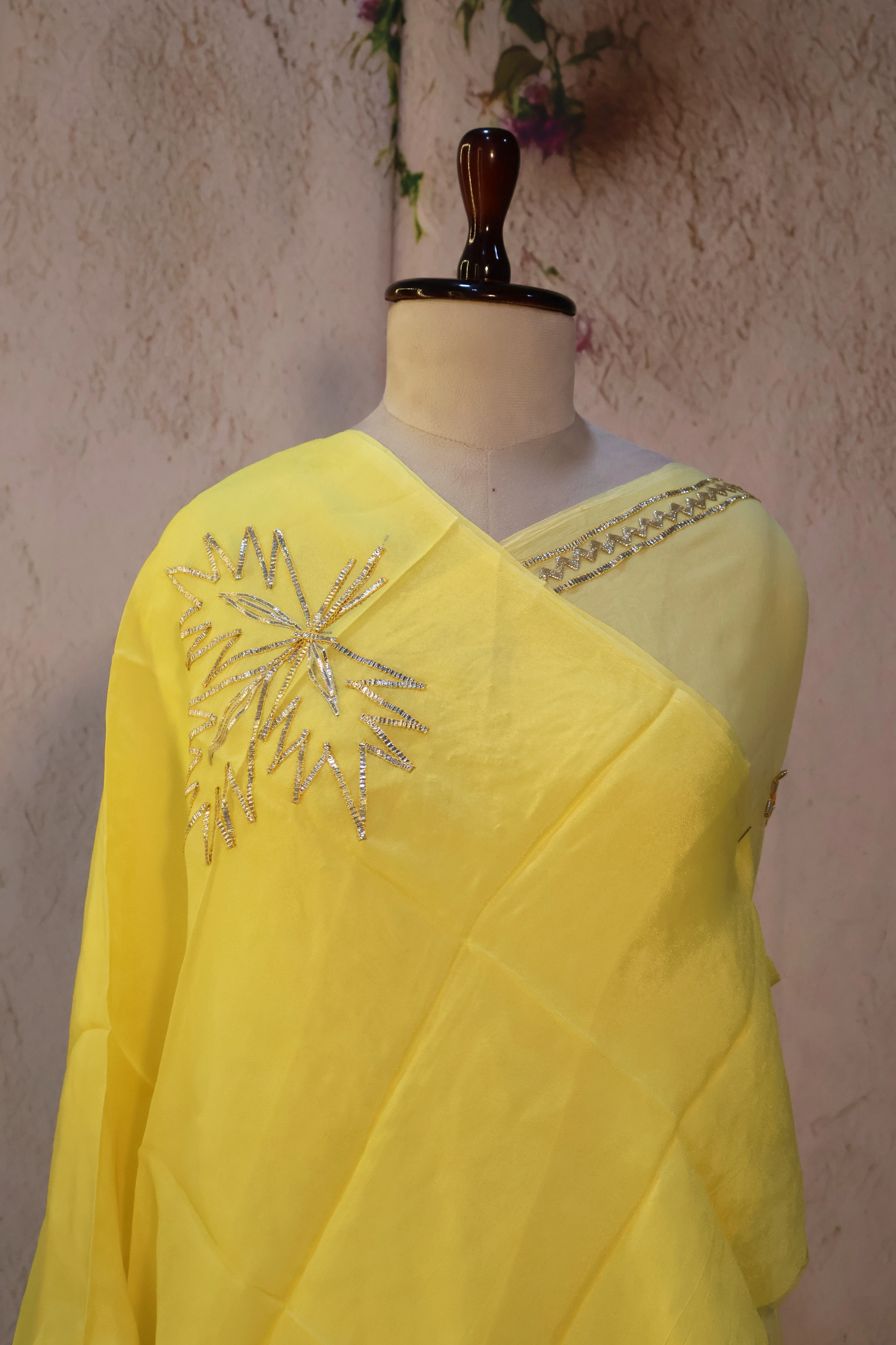 Series 2 · No. 22: the pallu, the decorated end panel that falls over the shoulder.