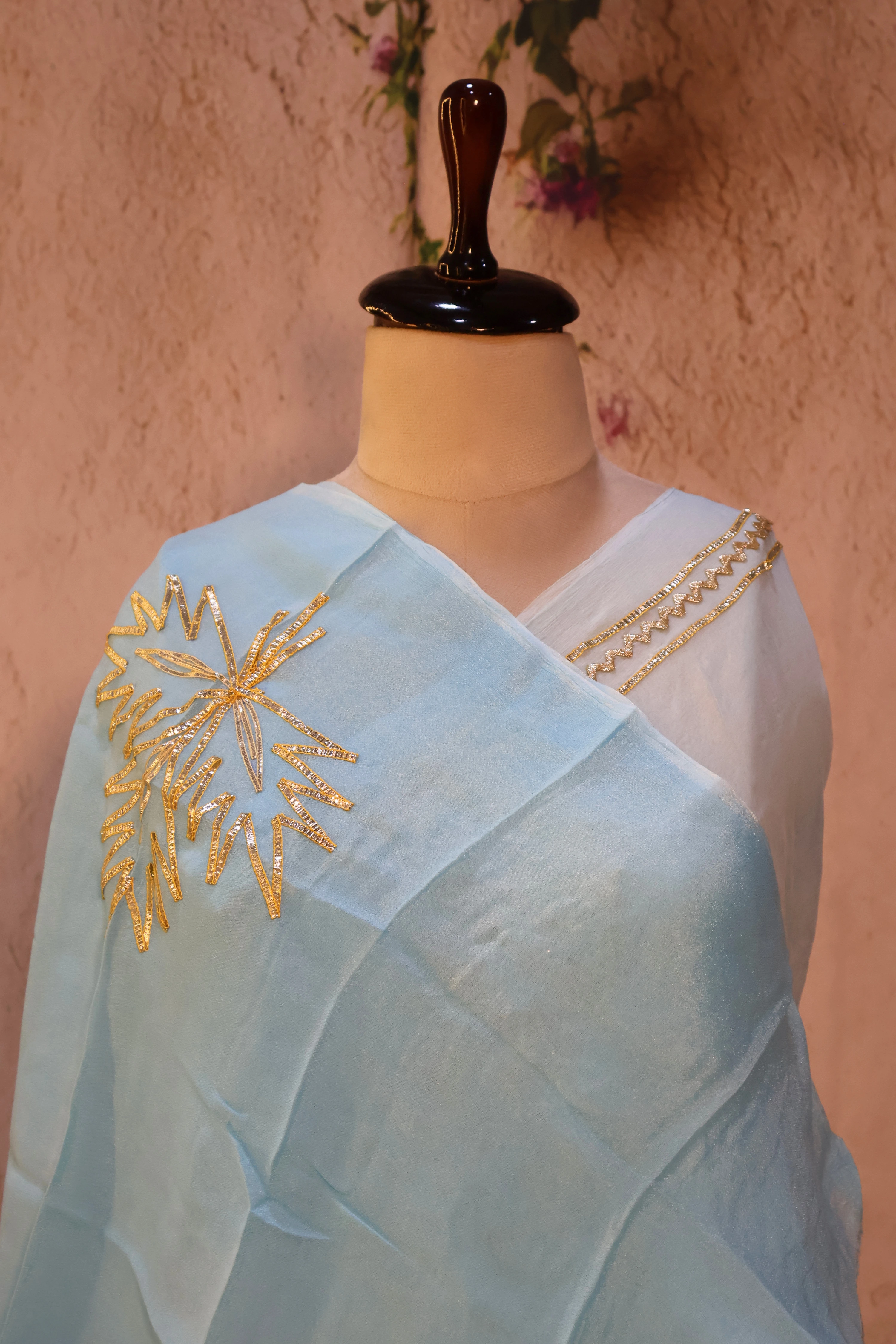 Series 2 · No. 23: the pallu, the decorated end panel that falls over the shoulder.