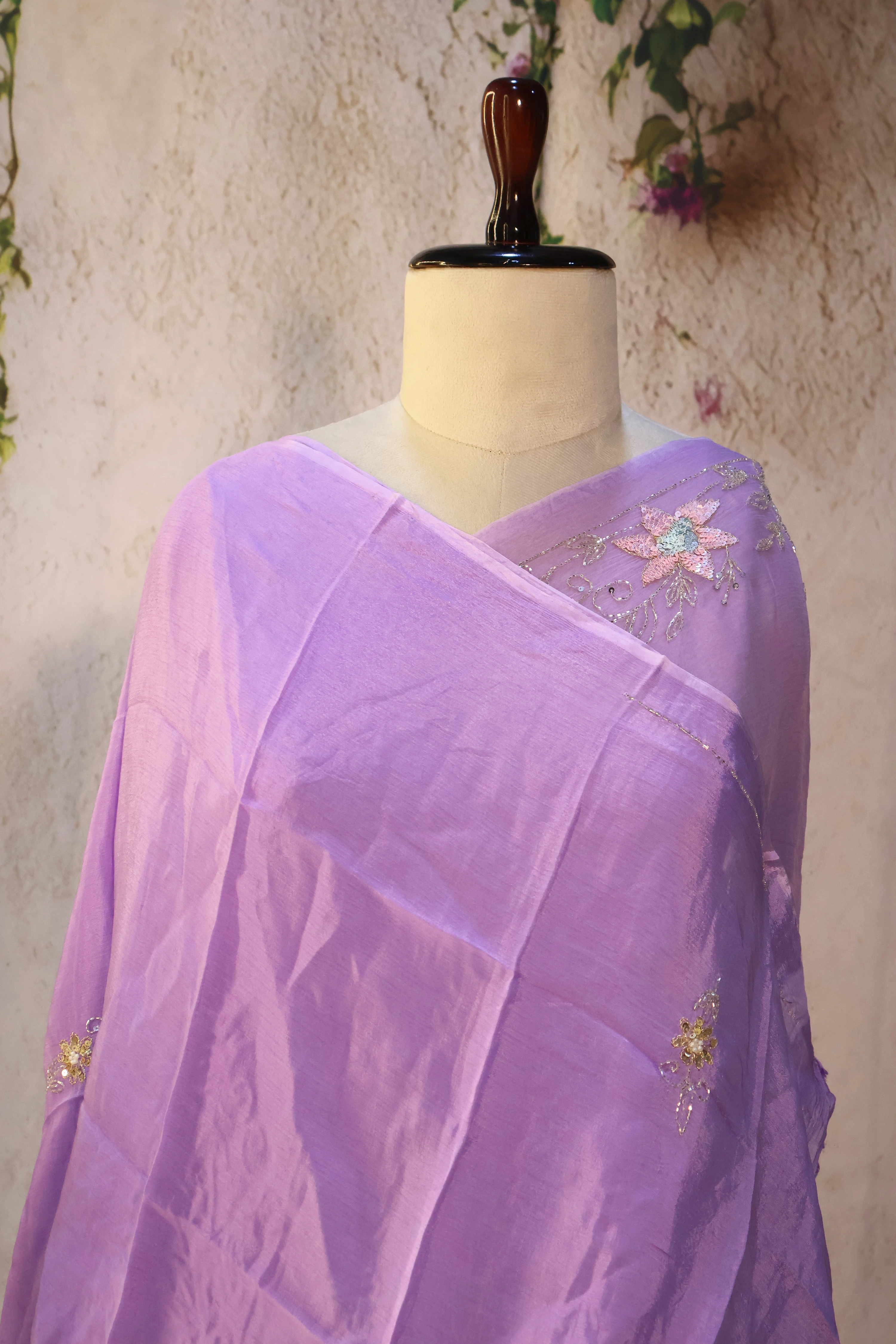 Series 2 · No. 24: the pallu, the decorated end panel that falls over the shoulder.