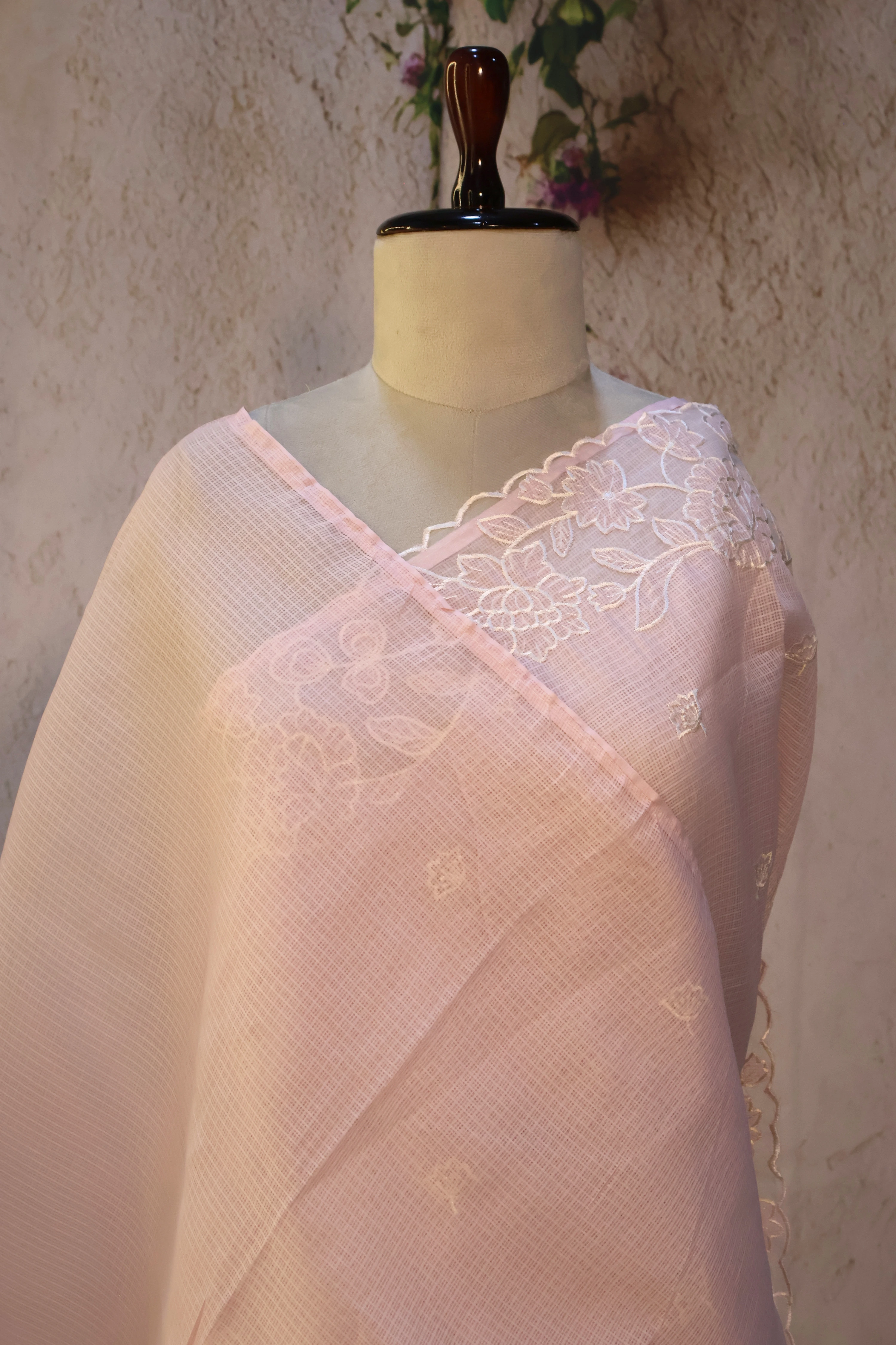 Series 2 · No. 40: the pallu, the decorated end panel that falls over the shoulder.